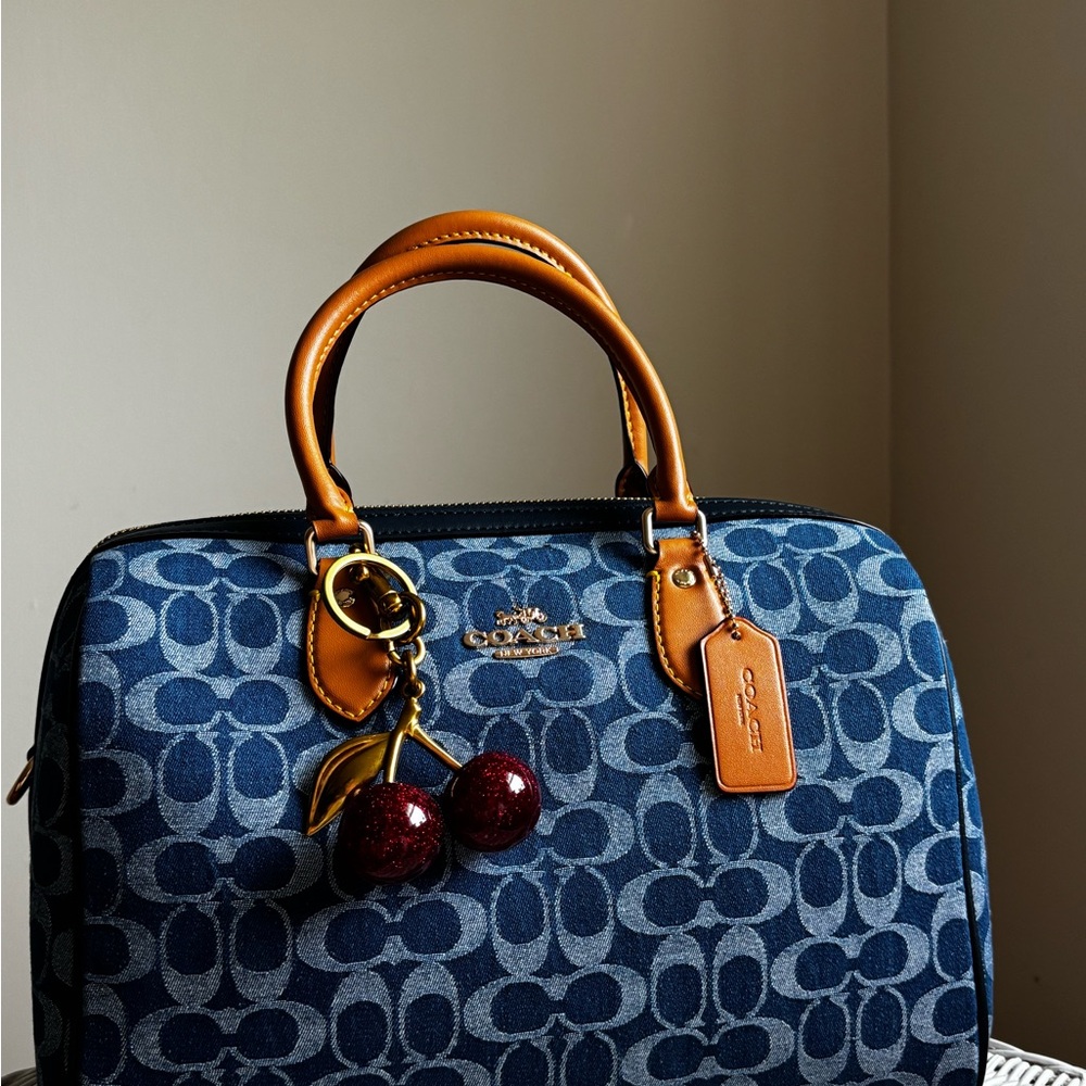 New LIMITED EDITION Coach LARGE  Rowan Crossbody in signature denim